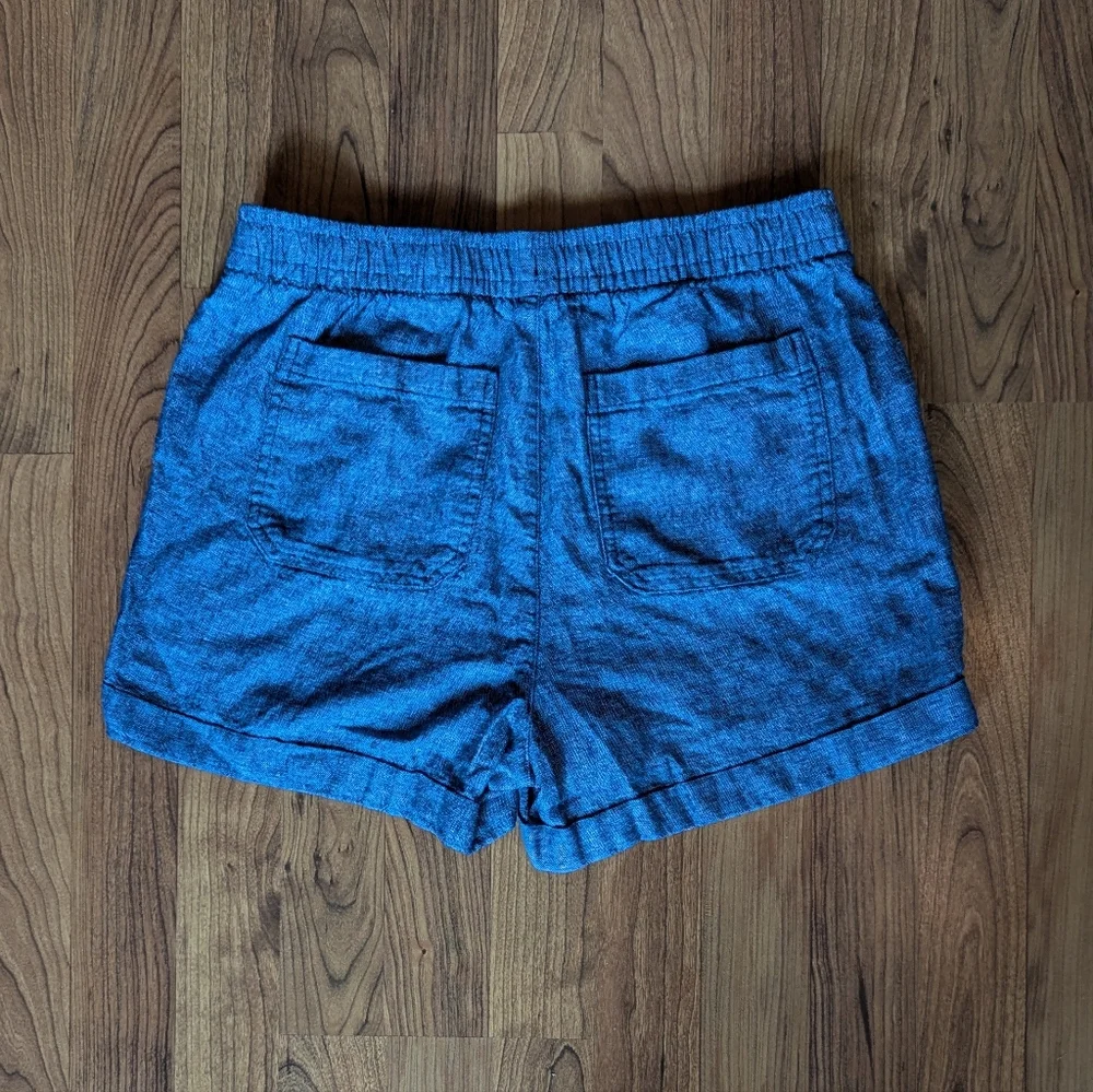 Old Navy High-Rise Linen Blend Chambray Shorts in Blue, Size Small